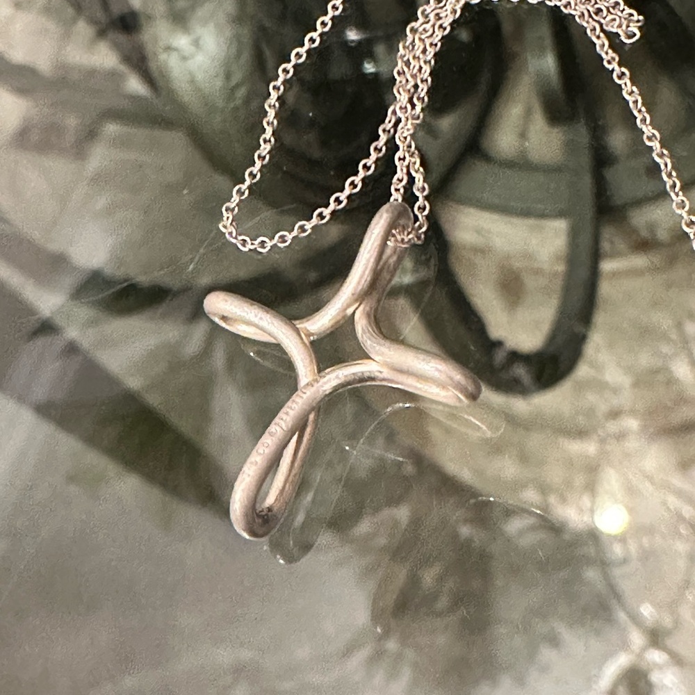 Authentic Tiffany & Co Peretti Infinity Cross Pendant Necklace W Box $725 - Picture 14 of 16